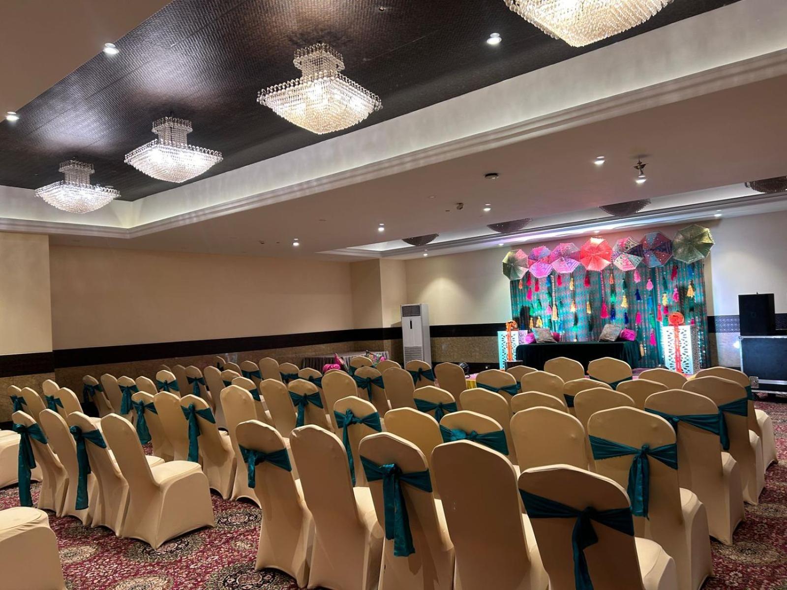 Saura Hotel, Agra - A Club Mahindra Associate Kültér fotó