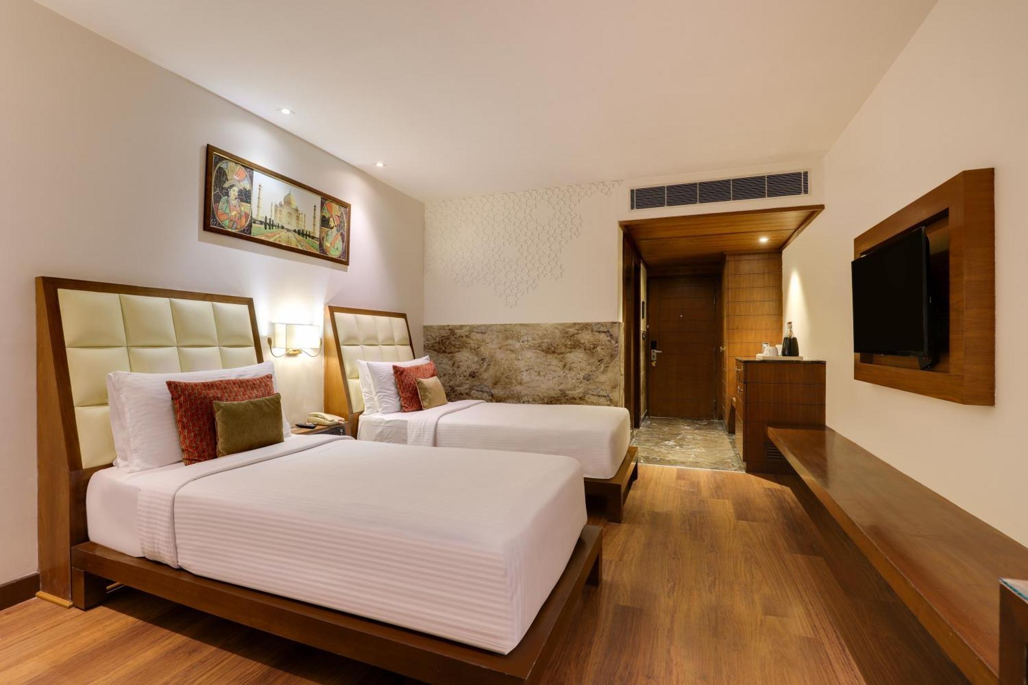 Saura Hotel, Agra - A Club Mahindra Associate Kültér fotó
