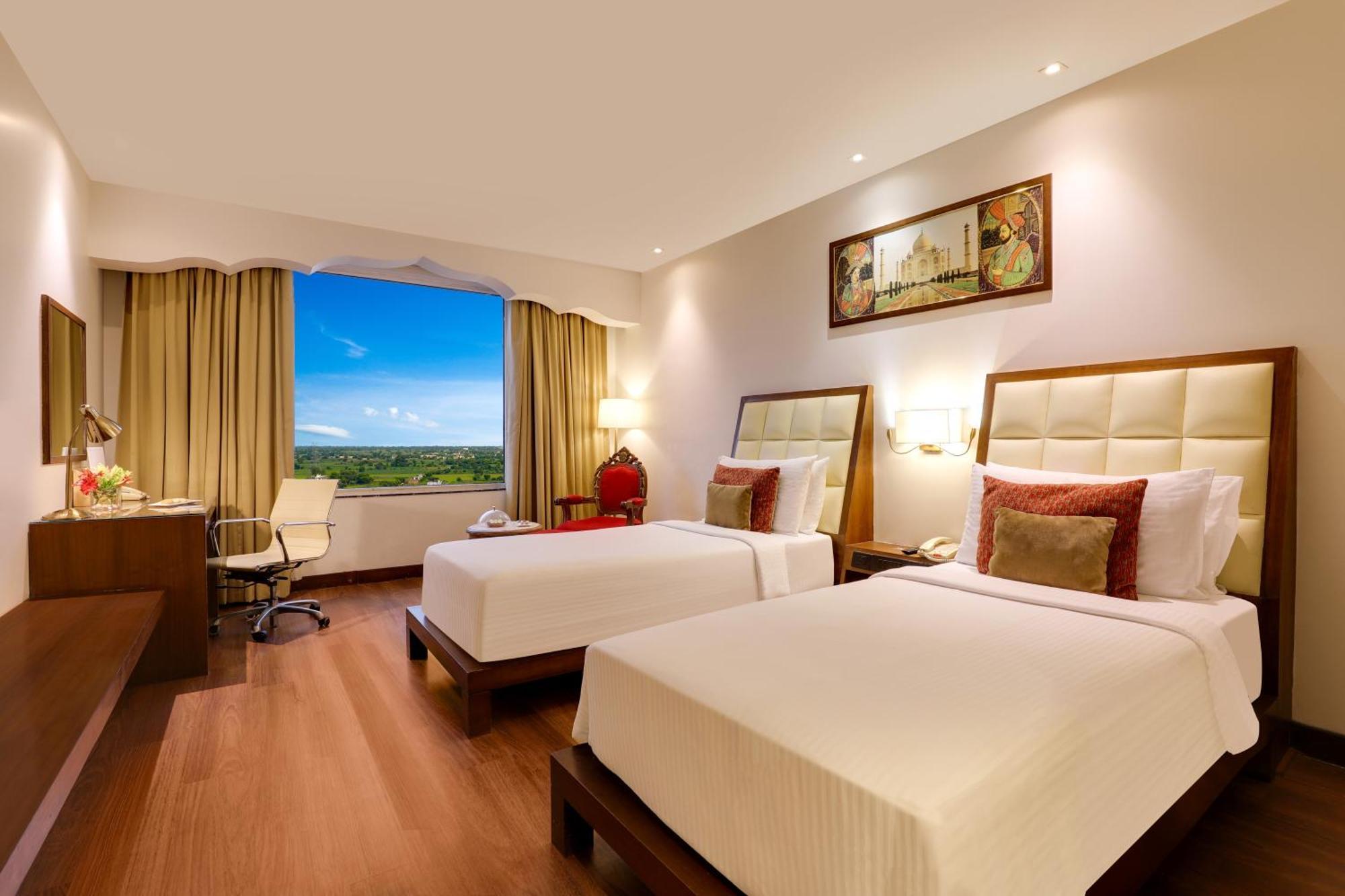Saura Hotel, Agra - A Club Mahindra Associate Kültér fotó