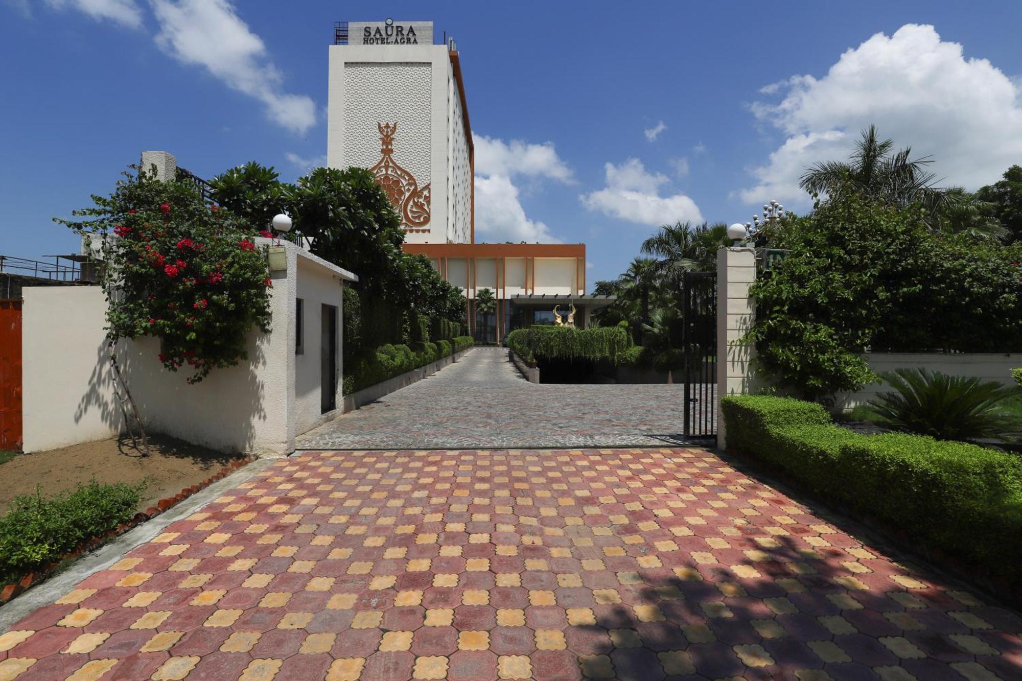 Saura Hotel, Agra - A Club Mahindra Associate Kültér fotó