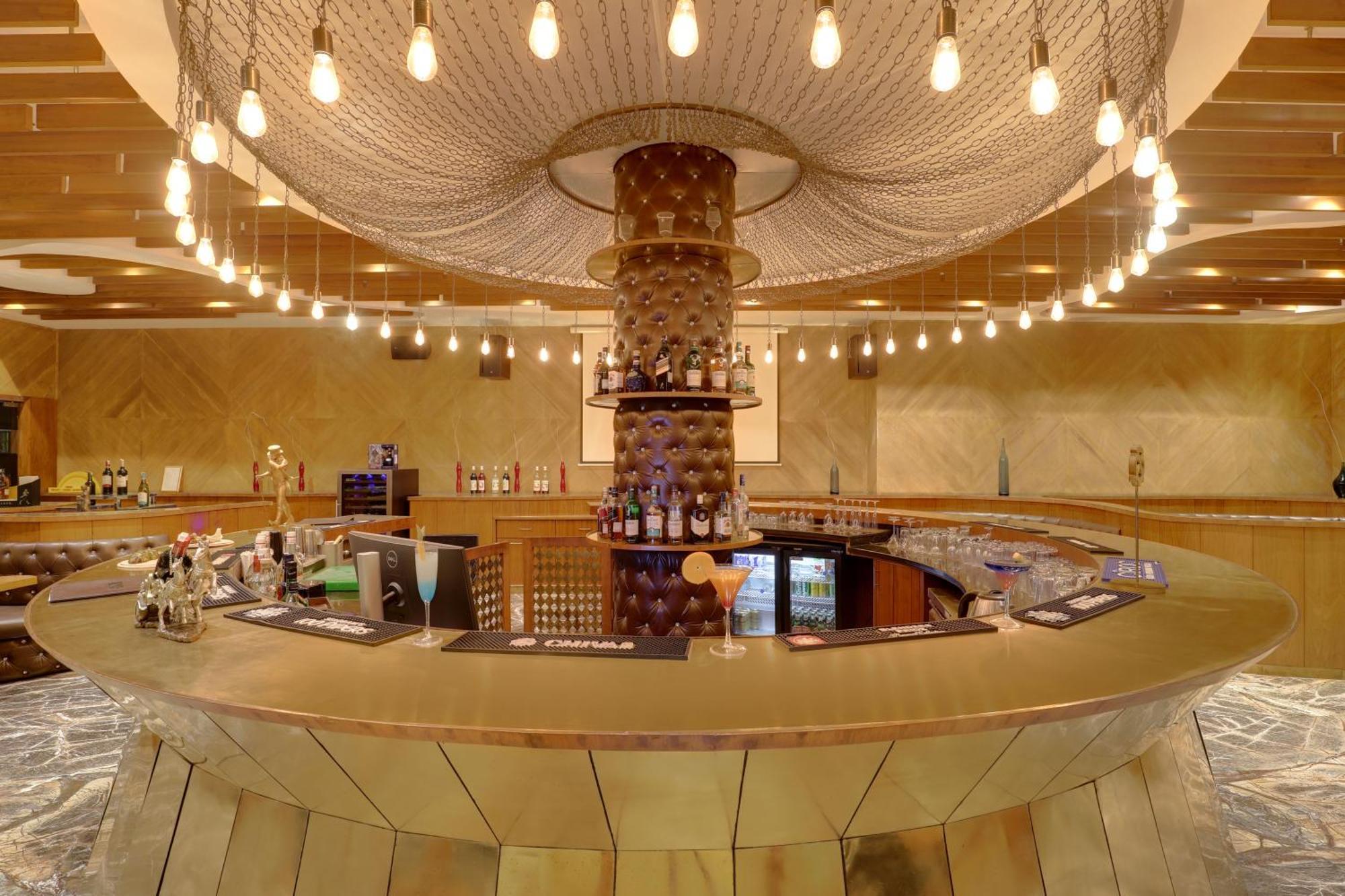 Saura Hotel, Agra - A Club Mahindra Associate Kültér fotó