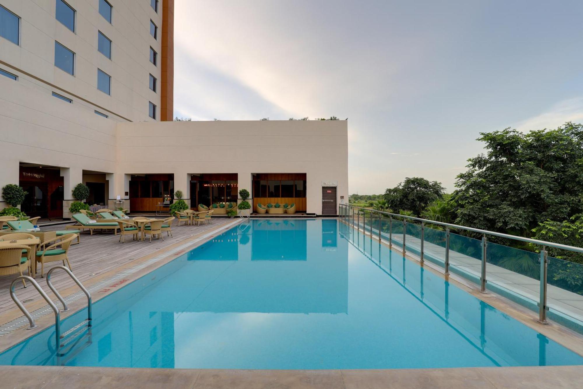Saura Hotel, Agra - A Club Mahindra Associate Kültér fotó