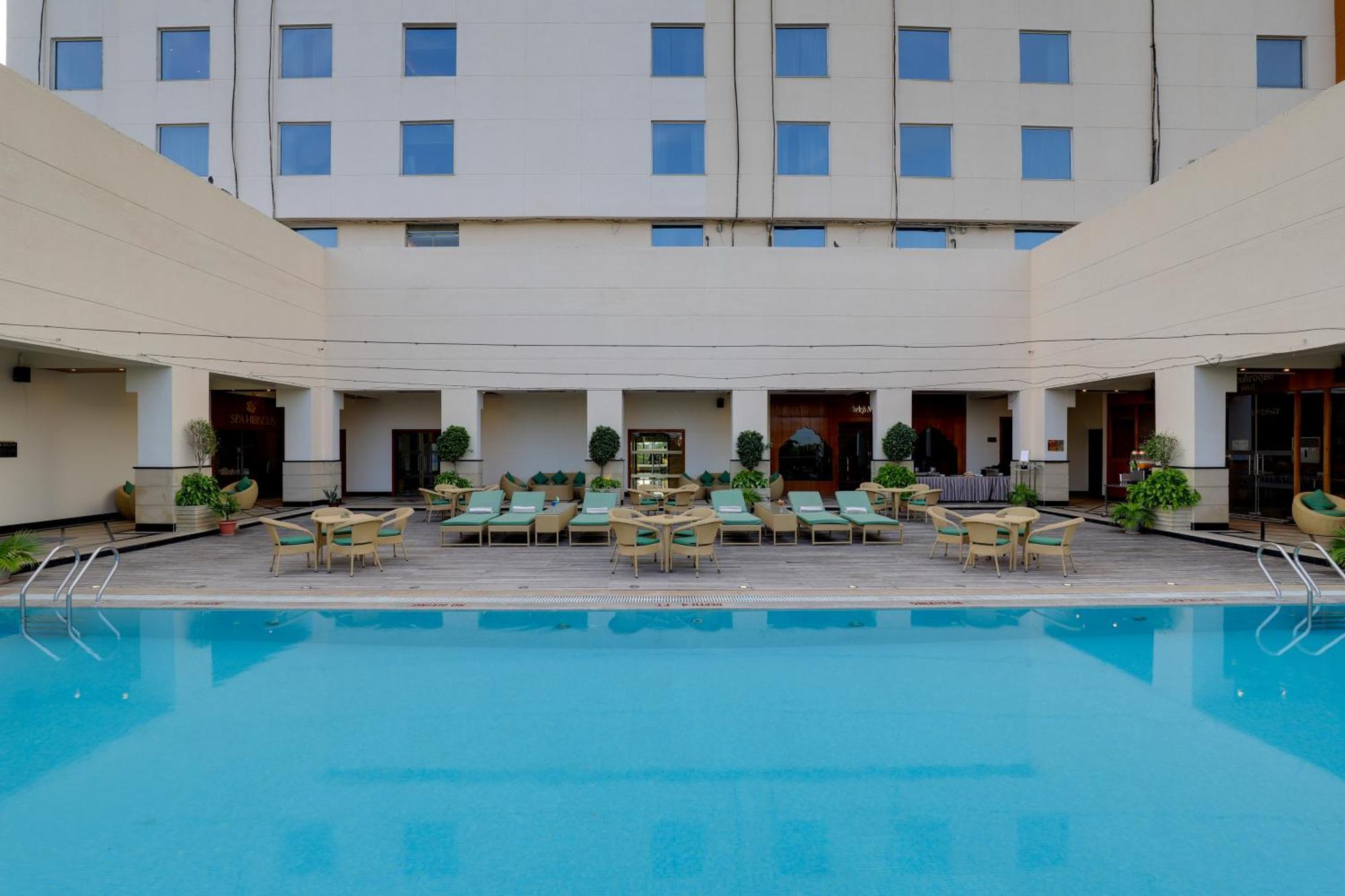 Saura Hotel, Agra - A Club Mahindra Associate Kültér fotó