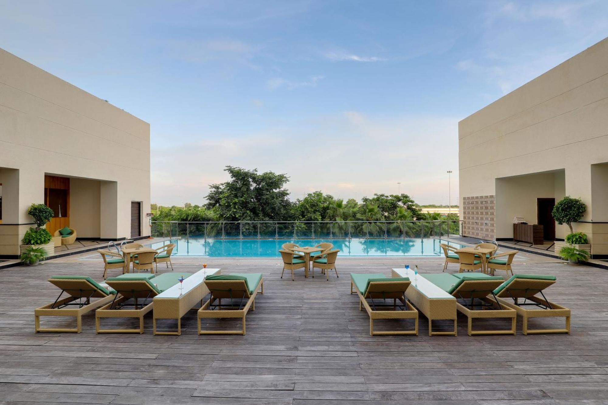 Saura Hotel, Agra - A Club Mahindra Associate Kültér fotó