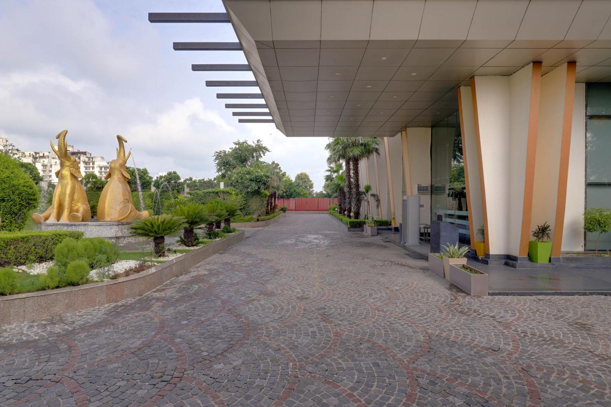 Saura Hotel, Agra - A Club Mahindra Associate Kültér fotó