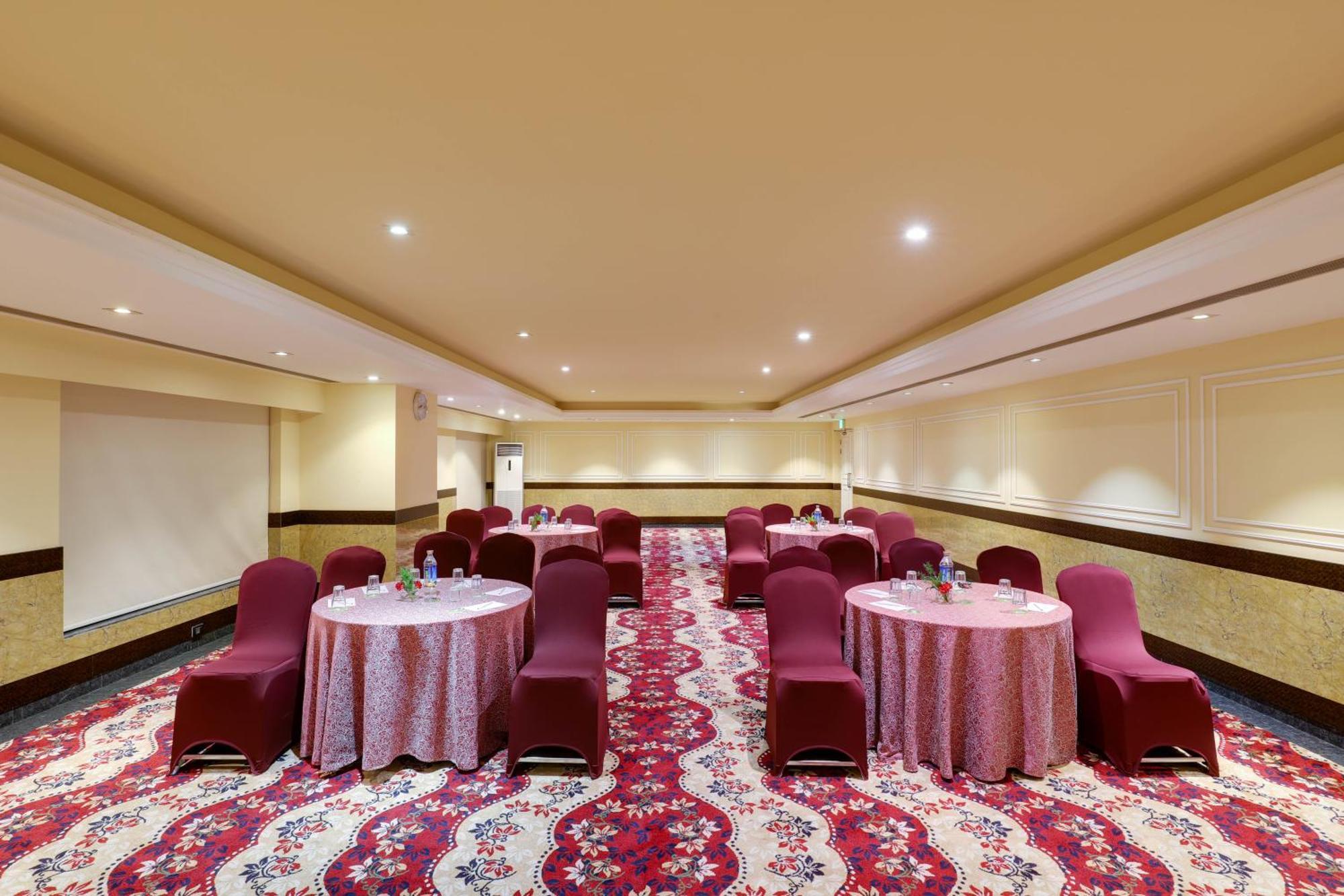 Saura Hotel, Agra - A Club Mahindra Associate Kültér fotó