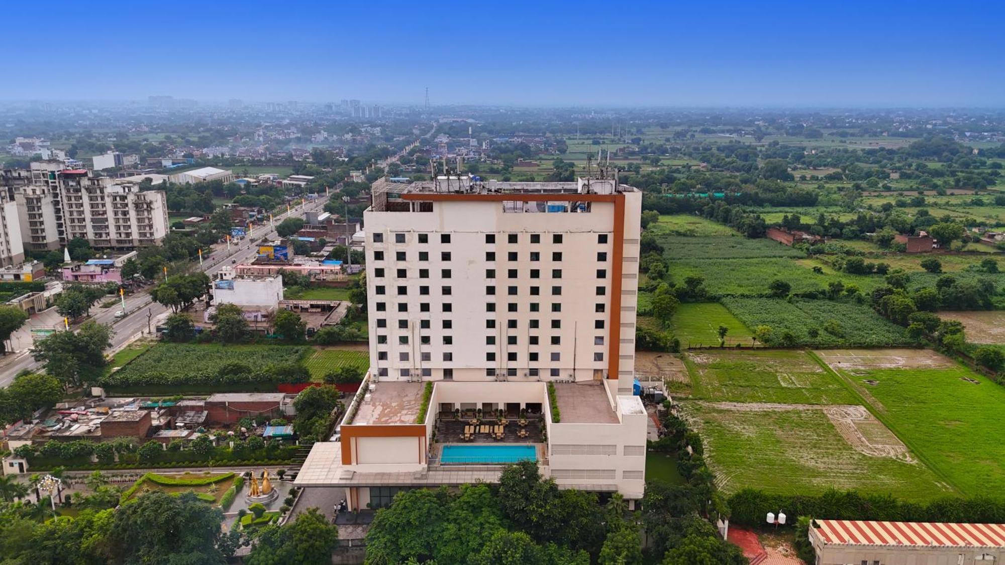 Saura Hotel, Agra - A Club Mahindra Associate Kültér fotó