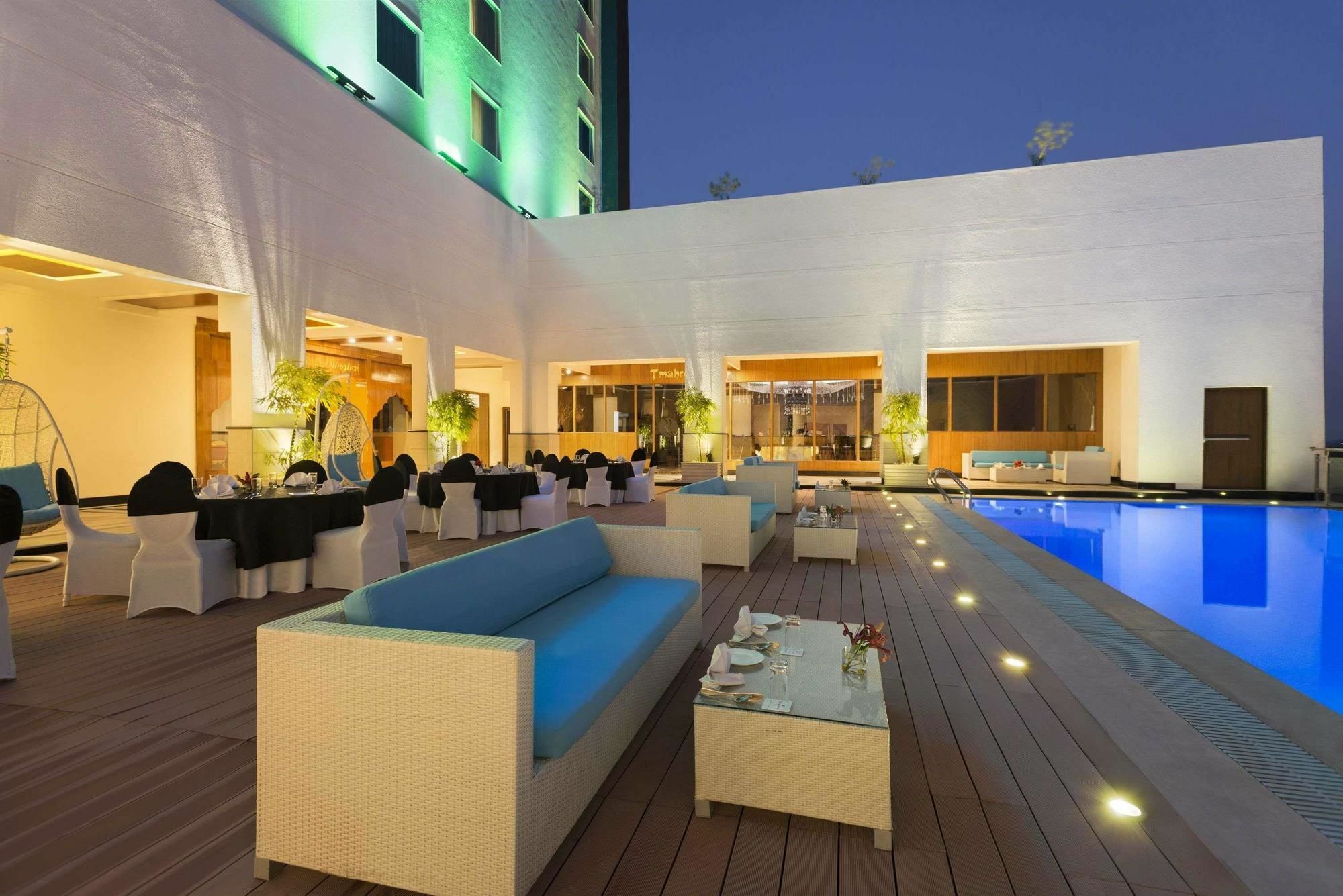 Saura Hotel, Agra - A Club Mahindra Associate Kültér fotó
